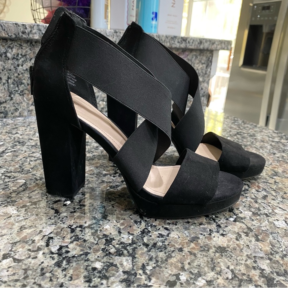 424 H&M Black Strappy Block Heels Platform Criss Cross Ankle Strap Sandal Size 8